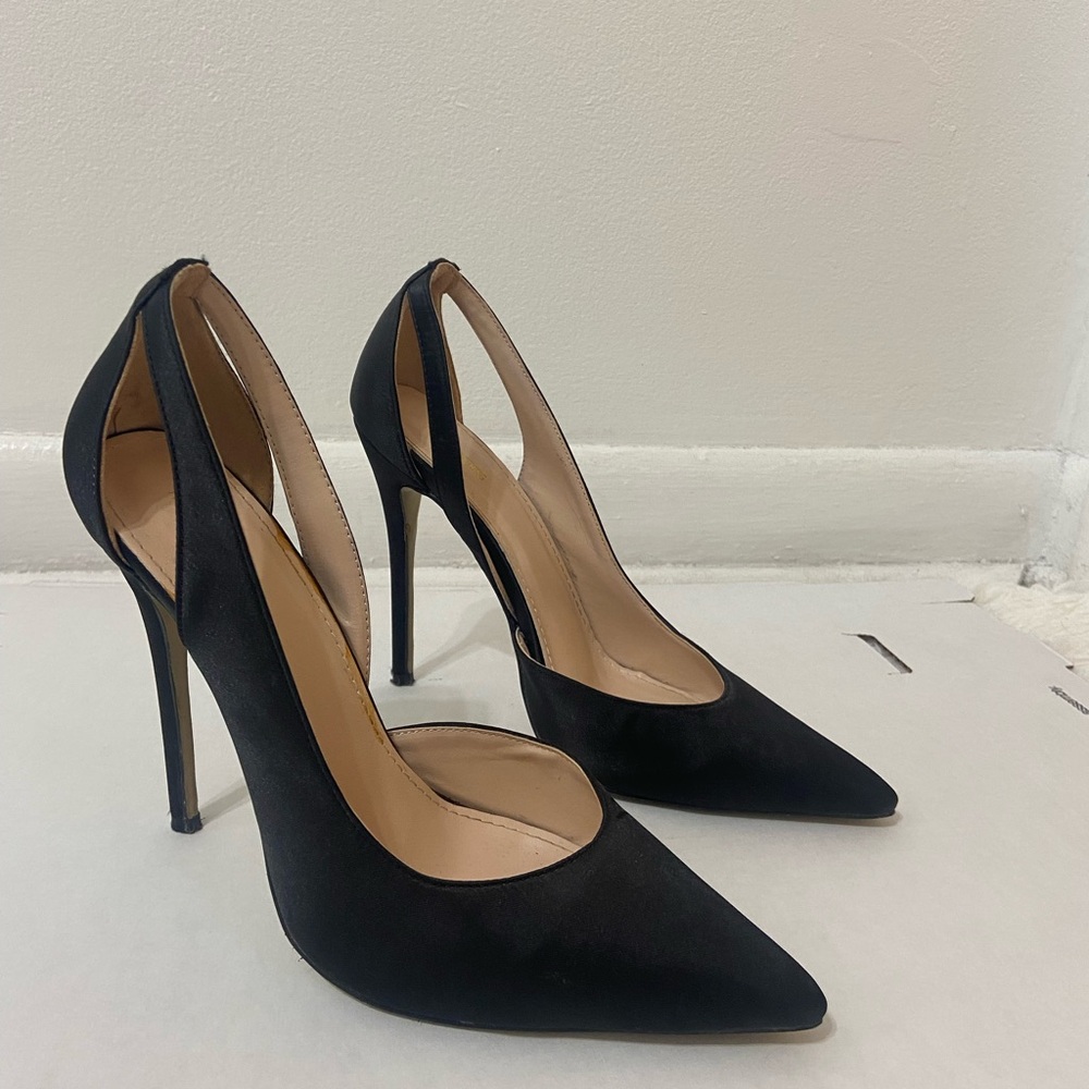 PrettyLittleThing Black Pointed Slingback Stiletto Heels - Picture 2 of 7